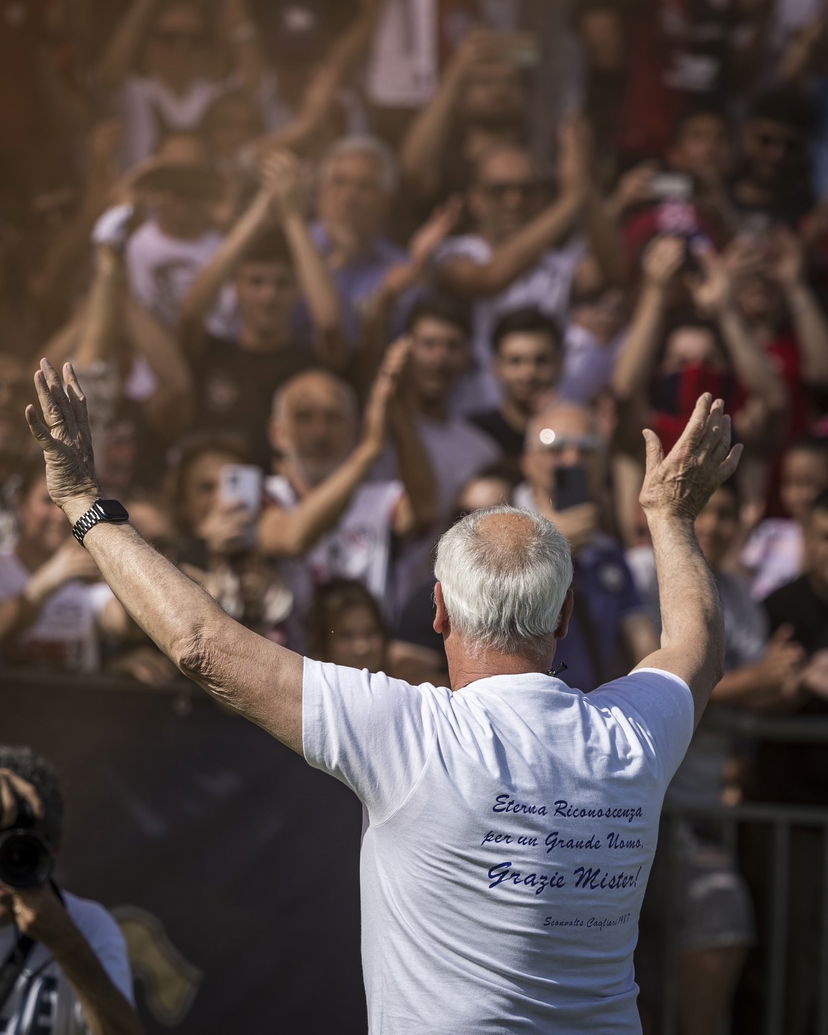 Cagliari tributa Ranieri. Pasillo de honor per il tecnico che lascia il calcio preview