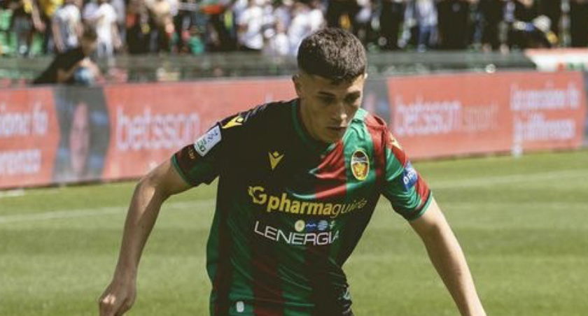 Esclusiva: il Bari avanza per l’esterno sinistro Favasuli article-post