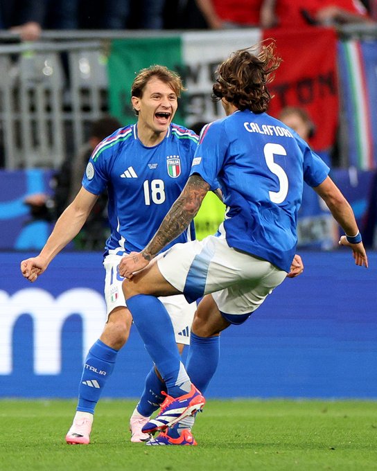 Bajrami colpisce a freddo, poi rimonta Italia con Bastoni e Barella. E’ 2-1 al 45′ preview