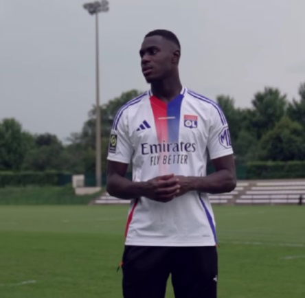 Ufficiale: Lione, arriva Niakhaté dal Nottingham Forest article-post