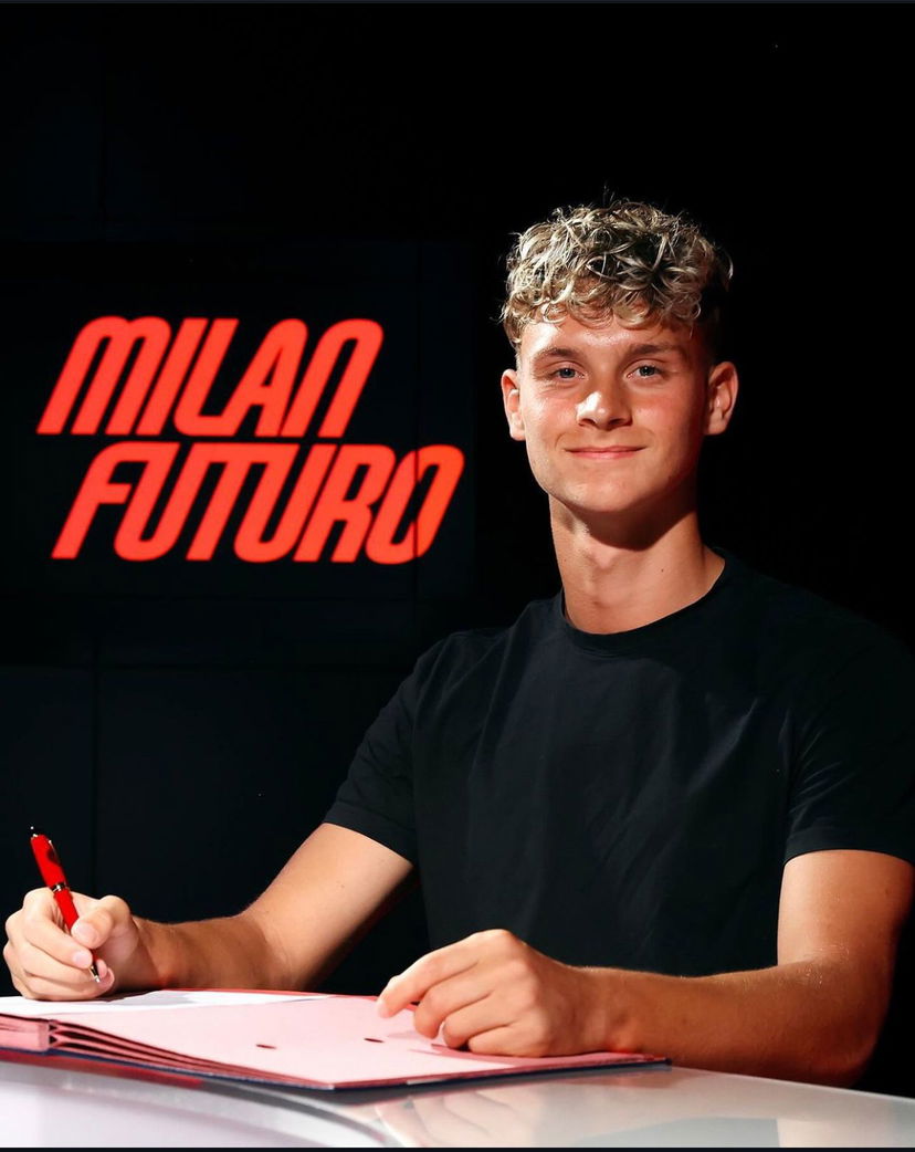 Ufficiale: Maximilian, figlio di Ibrahimovic, firma il primo contratto da professionista con il Milan preview