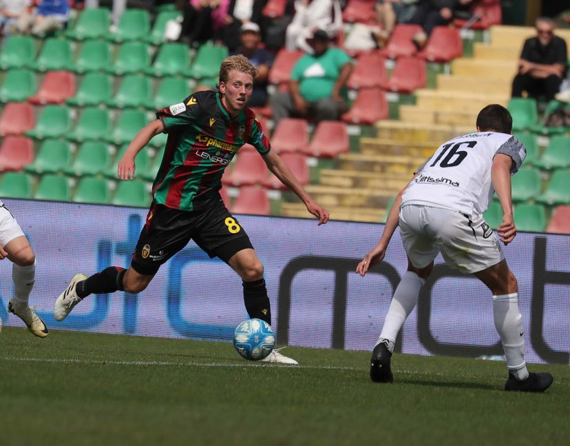 Ufficiale: la Ternana ha esercitato l’opzione per il rinnovo di De Boer preview