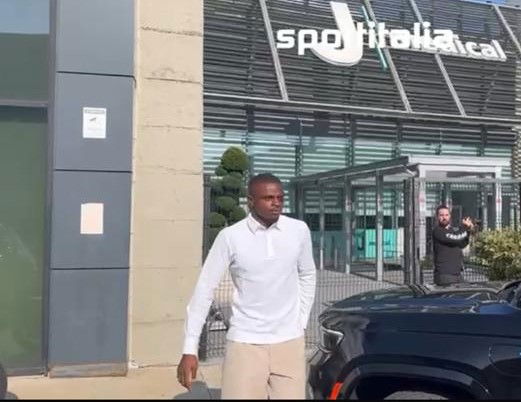 Juve, Kalulu arrivato al JMedical per le visite mediche preview
