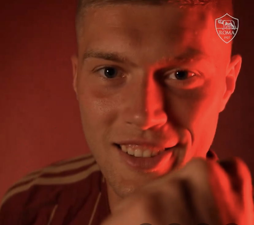 Ora è anche ufficiale: Dovbyk alla Roma. Indosserà la maglia numero 11 preview