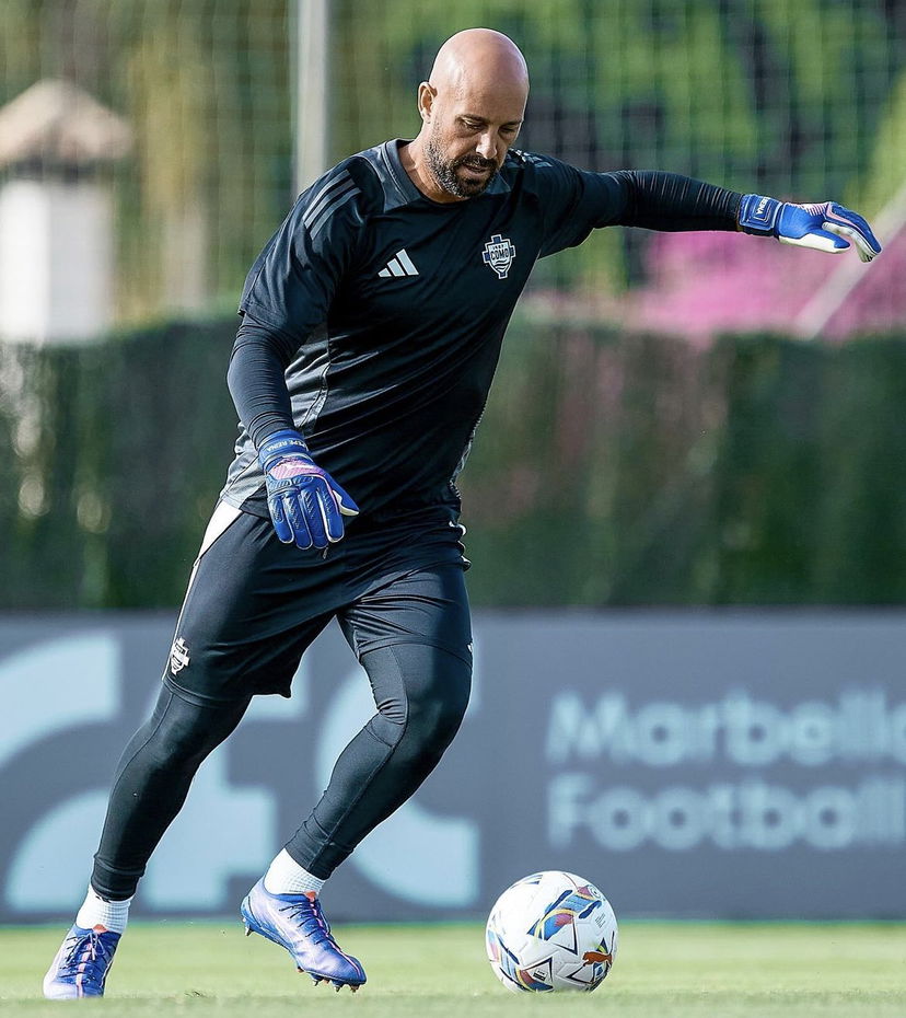 Como, Reina: “L’obiettivo è la salvezza. Milan e Inter le favorite per lo scudetto” preview