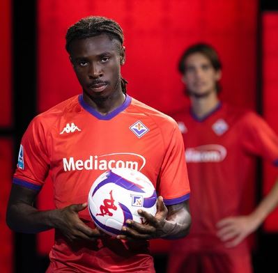 Fiorentina, presentata la terza maglia in occasione dei 98 anni del Club preview