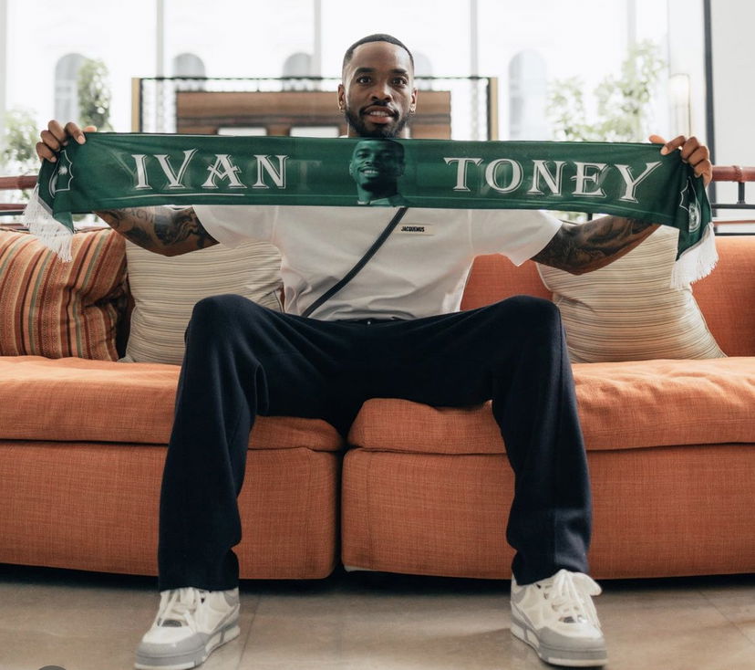 Ivan Toney è arrivato in Arabia. L’Al Ahli sui social: “Una mattinata fantastica a Jeddah” preview