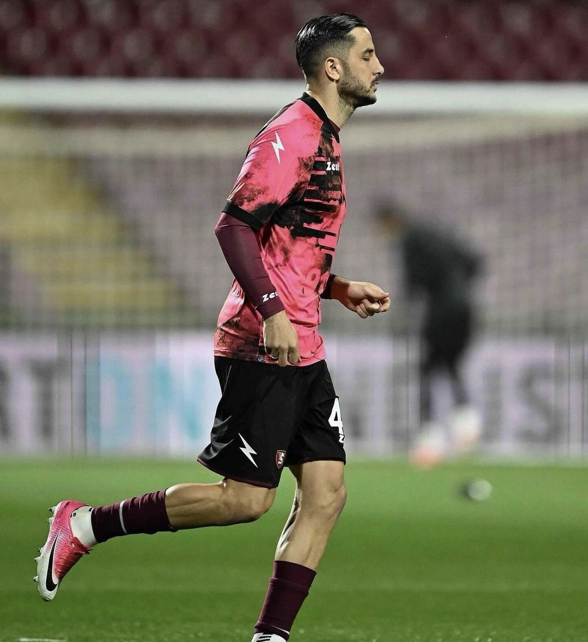 Manolas spegne le voci di mercato: “Ringrazio i tifosi della Roma ma non c’è niente di vero nelle cose che leggo” article-post