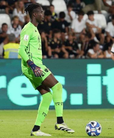 Spezia, Melissano apre all’ingaggio di un nuovo portiere dopo l’infortunio di Sarr: “Ipotesi da considerare” preview