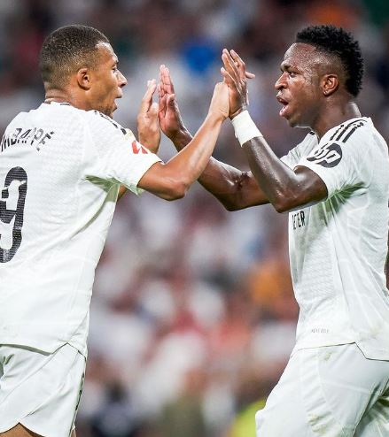 Real Madrid, Vinicius pubblica una foto con Mbappé e spegne la diatriba: “Calcio” article-post