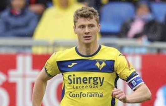 Verona-Cagliari, un centrale in meno a testa: l’Hellas non avrà Dawidowicz preview