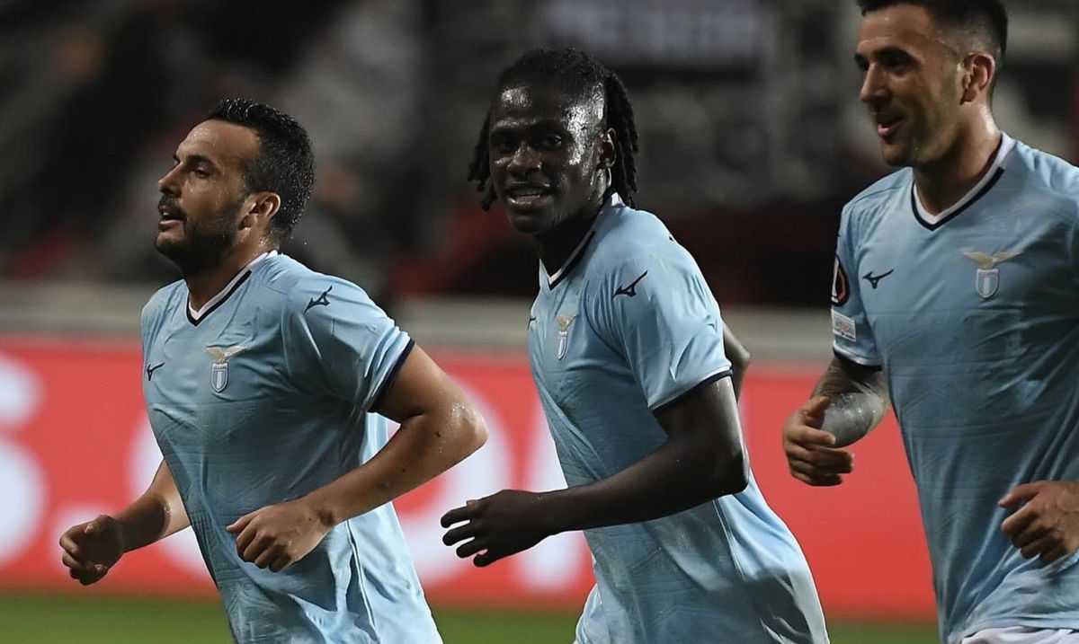 Cori razzisti a Tchaouna: multa e chiusura parziale della curva per il Twente article-post