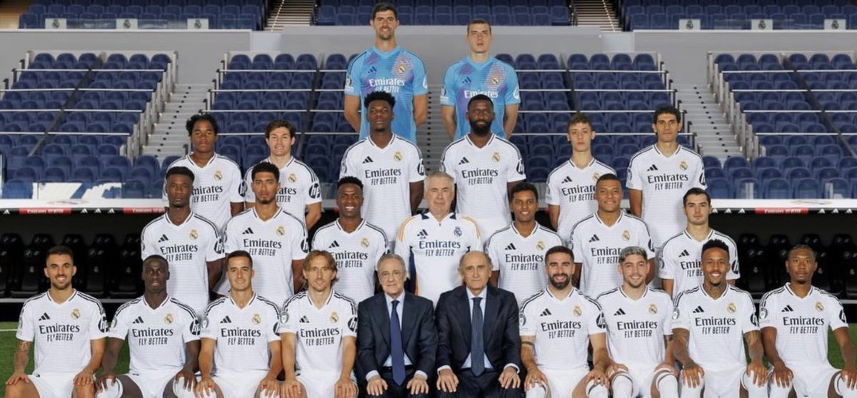Vinicius posta la foto di squadra del Real: “Uniti” article-post
