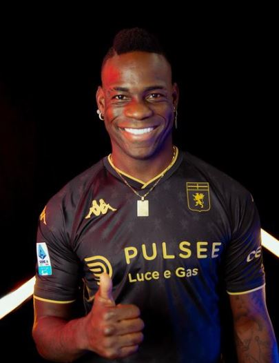 Balotelli: “Venturino e Camarda hanno buoni colpi. Pio Esposito il mio preferito”. Poi il commento sul caso Lookman preview