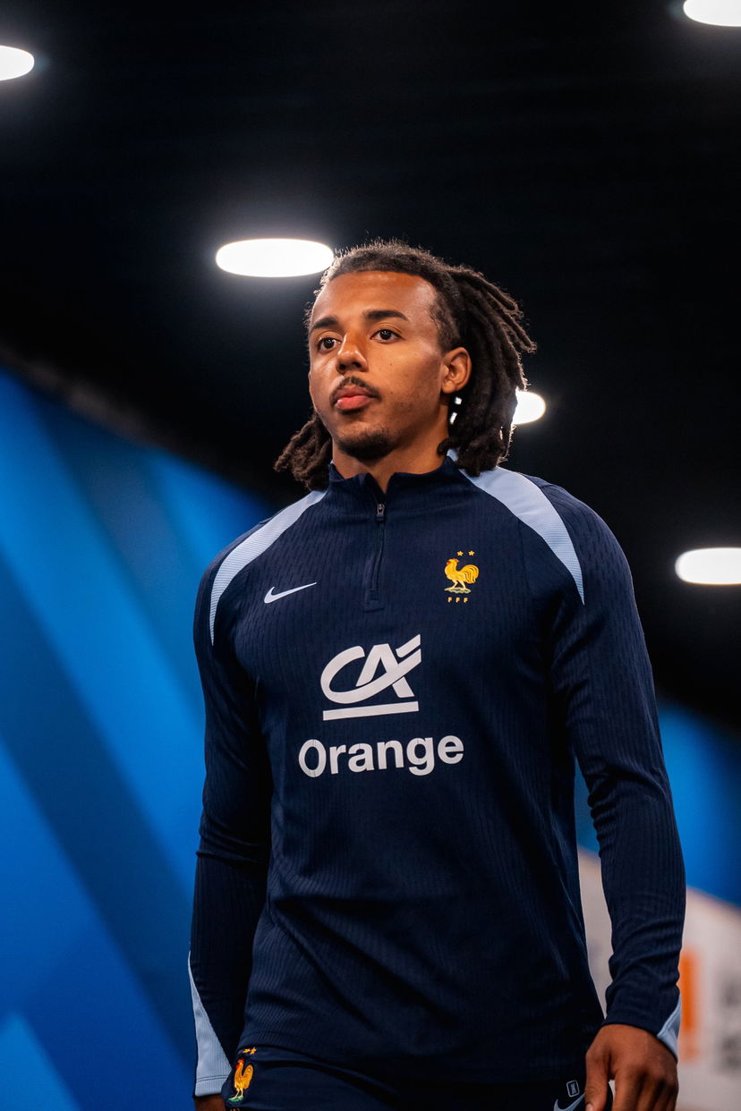 Koundé esulta: “Trofeo speciale dopo una stagione senza vittorie” preview