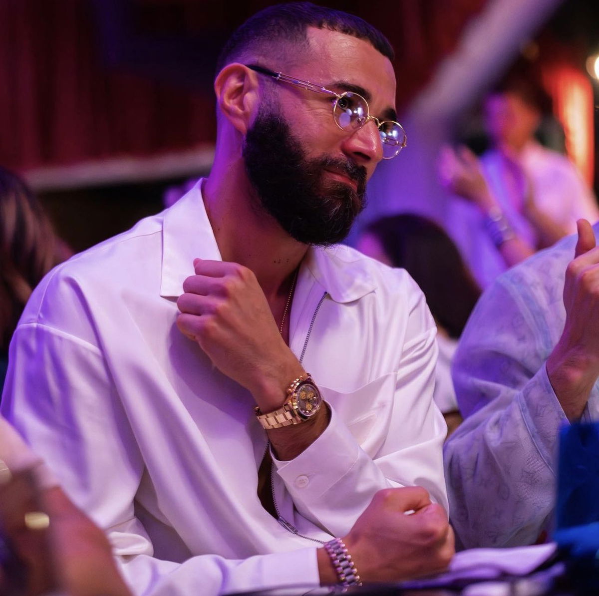 Benzema: “Mbappé non deve arrendersi, accetti di essere un numero 9. Vinicius non credo cambierà posizione” article-post