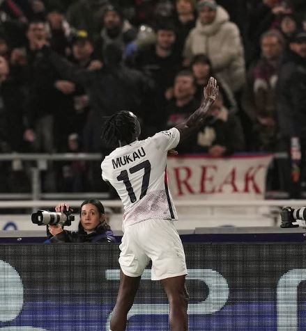 DOPPIETTA IN CHAMPIONS E PRIME PAGINE FRANCESI: CHI È NGAL’AYEL MUKAU, IL 2004 CHE HA AFFONDATO IL BOLOGNA preview