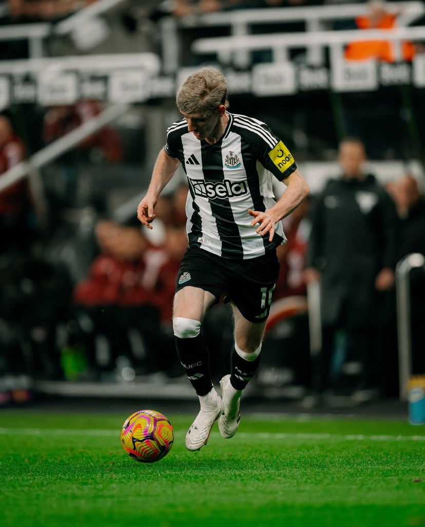 IL 10 AL POTERE: ANTHONY GORDON SGOMMA E INCANTA preview