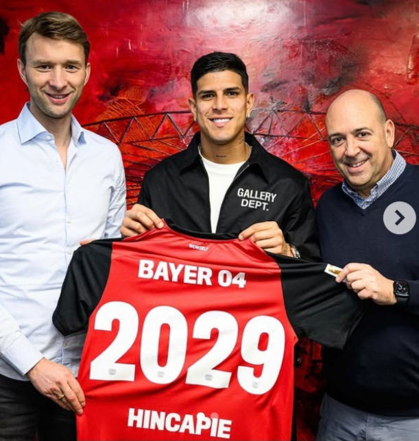 Ufficiale: Hincapie rinnova con il Bayer Leverkusen fino al 2029 preview