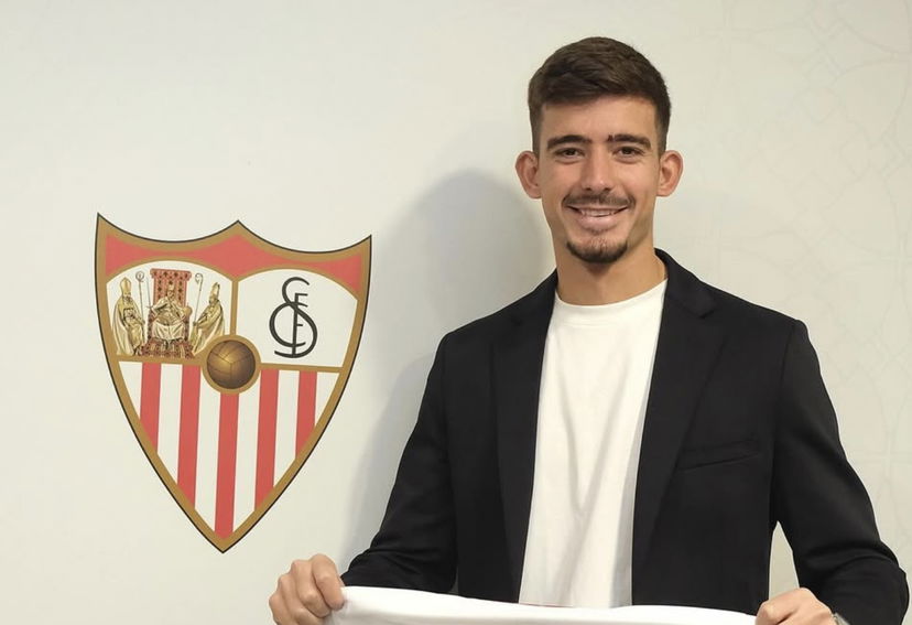 DAL PADEL AL RINNOVO FINO AL 2029: KIKE SALAS ORA SPLENDE NEL SUO SIVIGLIA preview