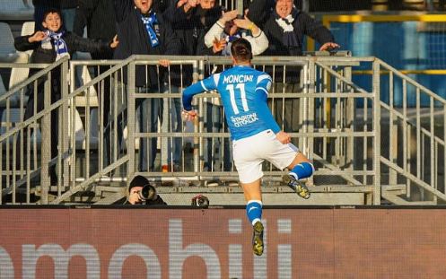 Sfuma in pieno recupero la vittoria della Cremonese: a Vasquez risponde Moncini in rovesciata article-post