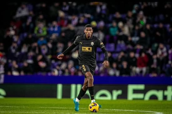 Chi è Mosquera, il difensore centrale che piace al Milan preview