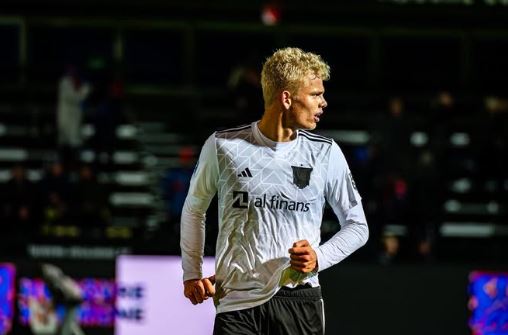 DALLA FASCIA DA CAPITANO DELLA DANIMARCA ALL’INTERESSE DELLA SERIE A: OLIVER PROVSTGAARD, IL PROTOTIPO DEL DIFENSORE MODERNO preview