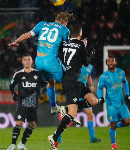 Partita surreale al Penzo: termina 2-2 nella bufera. Pari dalla bandierina di Oristanio, cancellato dal VAR il 3 a 2 di Nicolussi preview