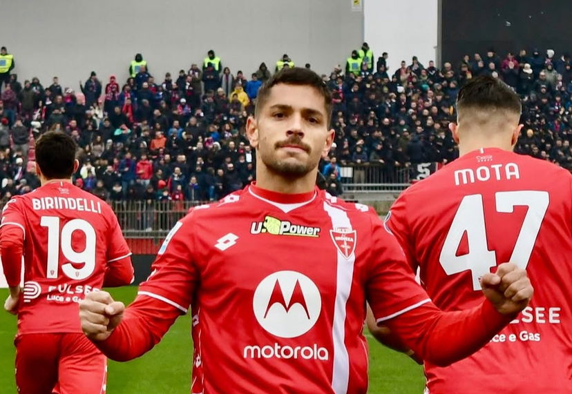 Zortea risponde a Caprari, parità all’intervallo tra Monza e Cagliari (1-1) preview