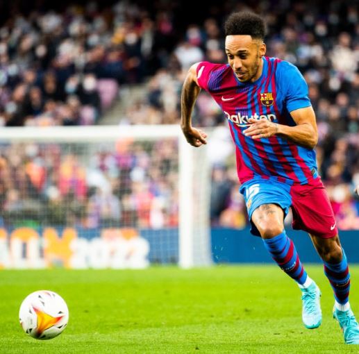 Aubameyang e la traumatica esperienza a Barcellona: “Aggrediti in casa da 4-5 uomini armati” preview