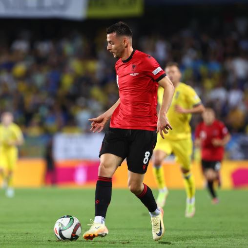 Lecce, occhi su Arber Hoxha della Dinamo Zagabria preview