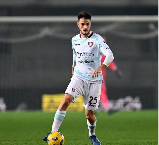 Esclusiva: Sibilli, la Salernitana propone Maggiore al Bari. Ci sono anche Modena e Samp article-post