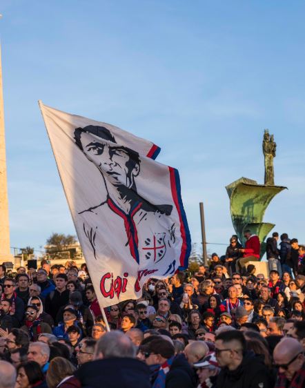 Un anno senza Gigi Riva, il ricordo del Cagliari: “Resistiamo, come avresti voluto tu” preview