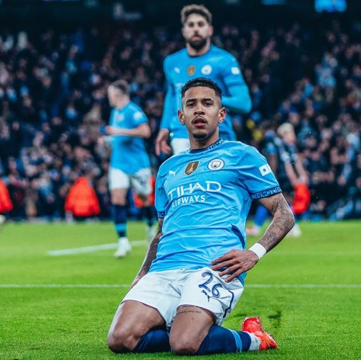 Savinho: “Il City non si sarebbe dovuto ritrovare a giocare i playoff. Il Real? Anche sul 3-0 con loro non è finita” article-post