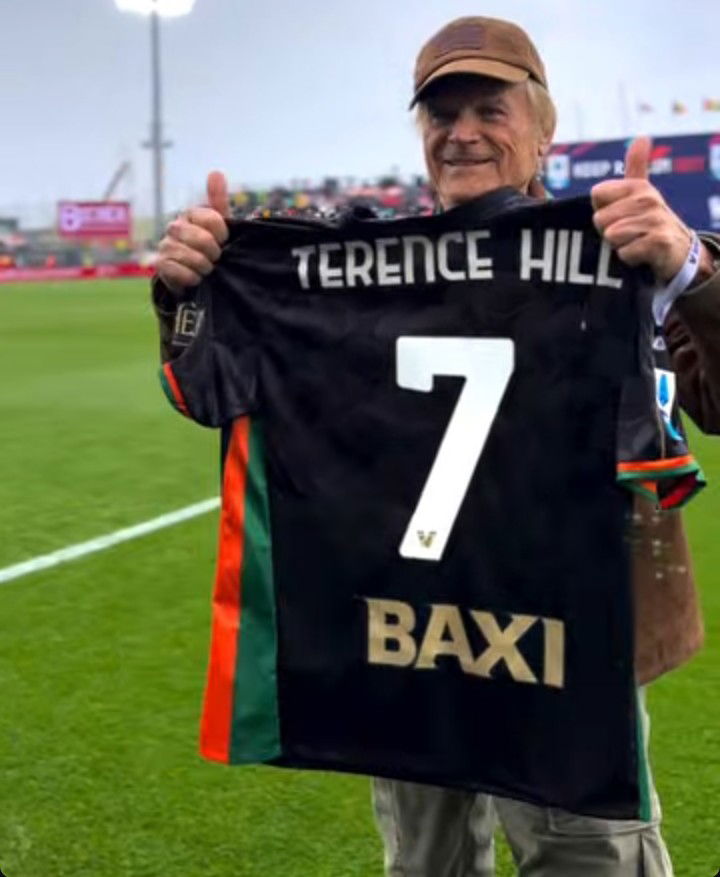 Venezia, premio speciale a Terence Hill prima della gara contro il Bologna preview