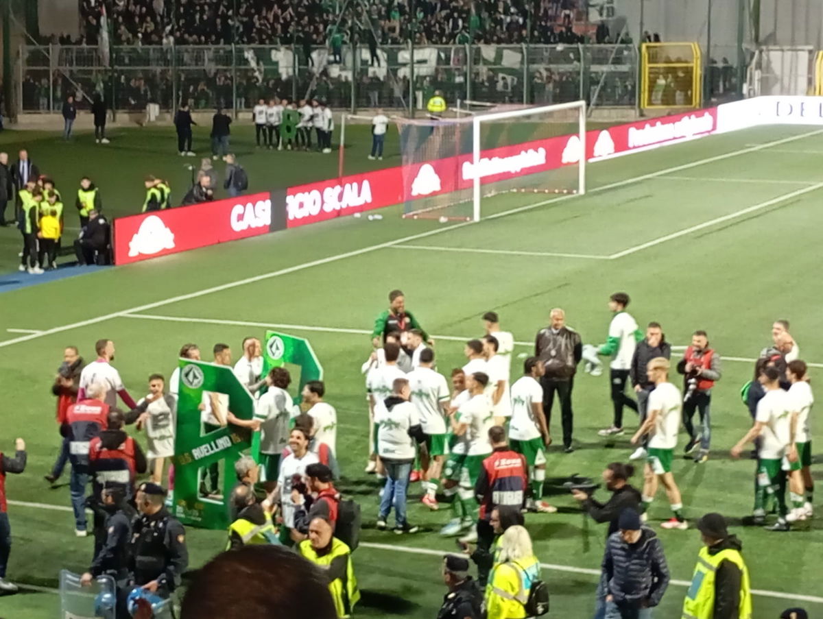 B… entornato Avellino. La cavalcata del lupo article-post