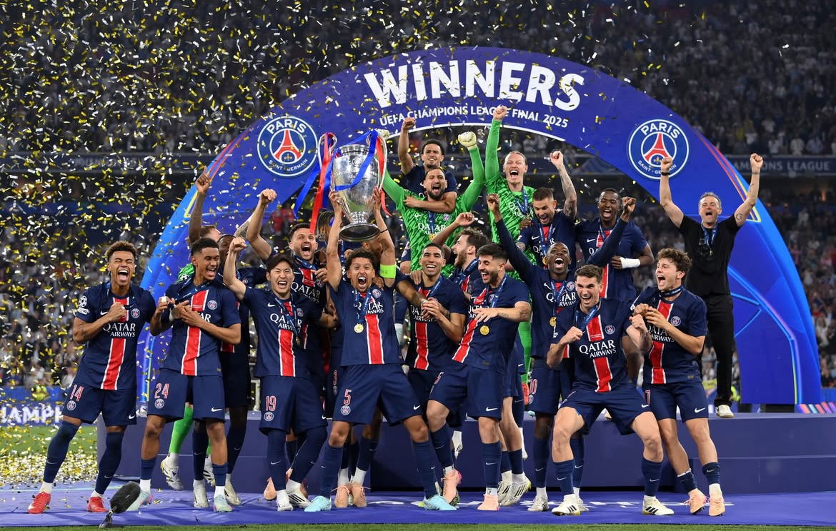 PSG, ecco la prima Champions della storia. La foto della premiazione article-post