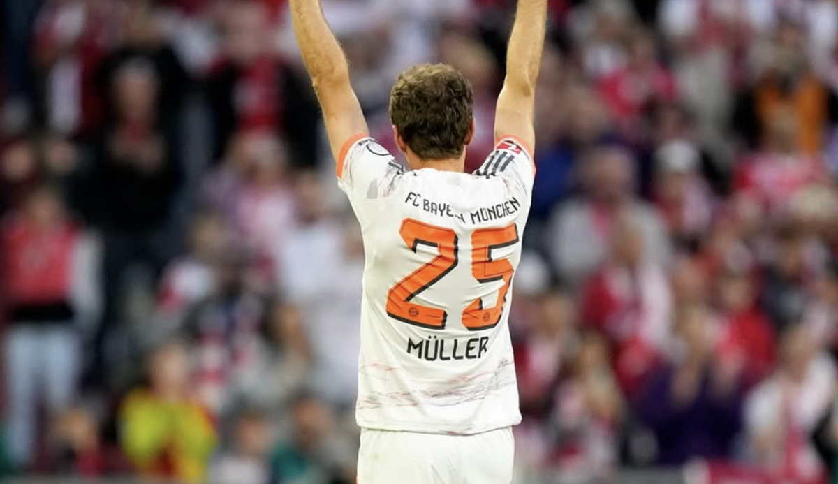 Muller dà l’addio al Bayern: “Nessuna lacrima, se non di gioia. Curioso per ciò che verrà, fate i bravi” article-post