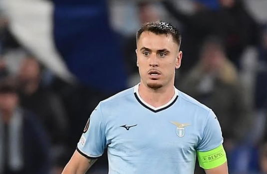 Lazio, i convocati di Sarri per l’amichevole con il Fenerbahçe: out Patric, Isaksen e Gigot preview