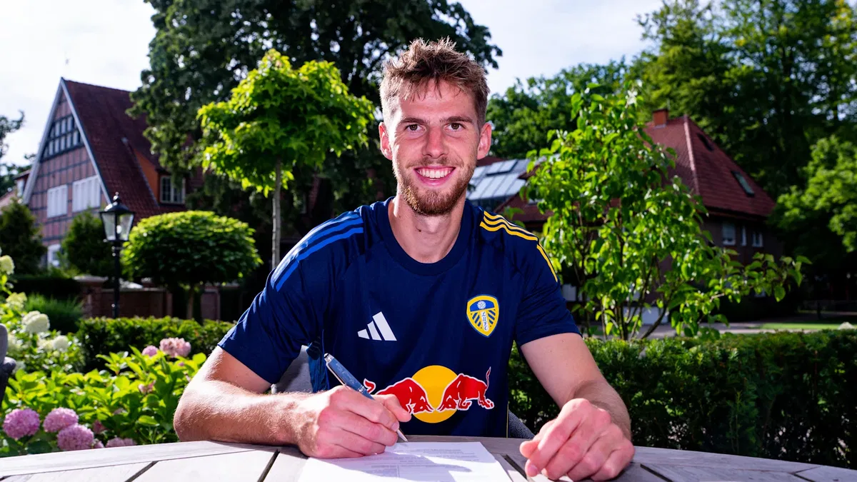 Ufficiale: Stach è un nuovo giocatore del Leeds article-post