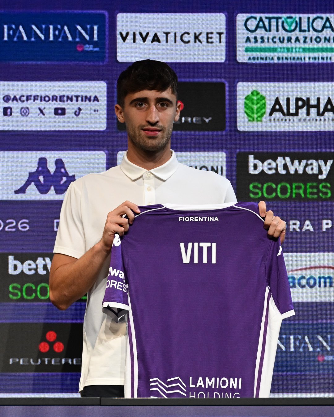 Viti si presenta: “Critiche dopo le retrocessioni? Ho i tappi alle orecchie. Mio padre aveva i brividi il giorno della firma” article-post
