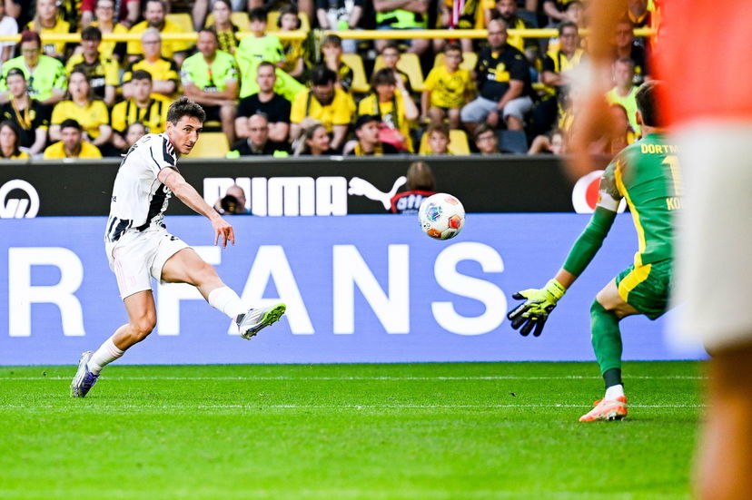 La Juve vince e convince in casa del Dortmund: doppietta di un super Cambiaso (2-1) preview