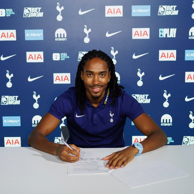 Ufficiale: Spence rinnova con il Tottenham preview