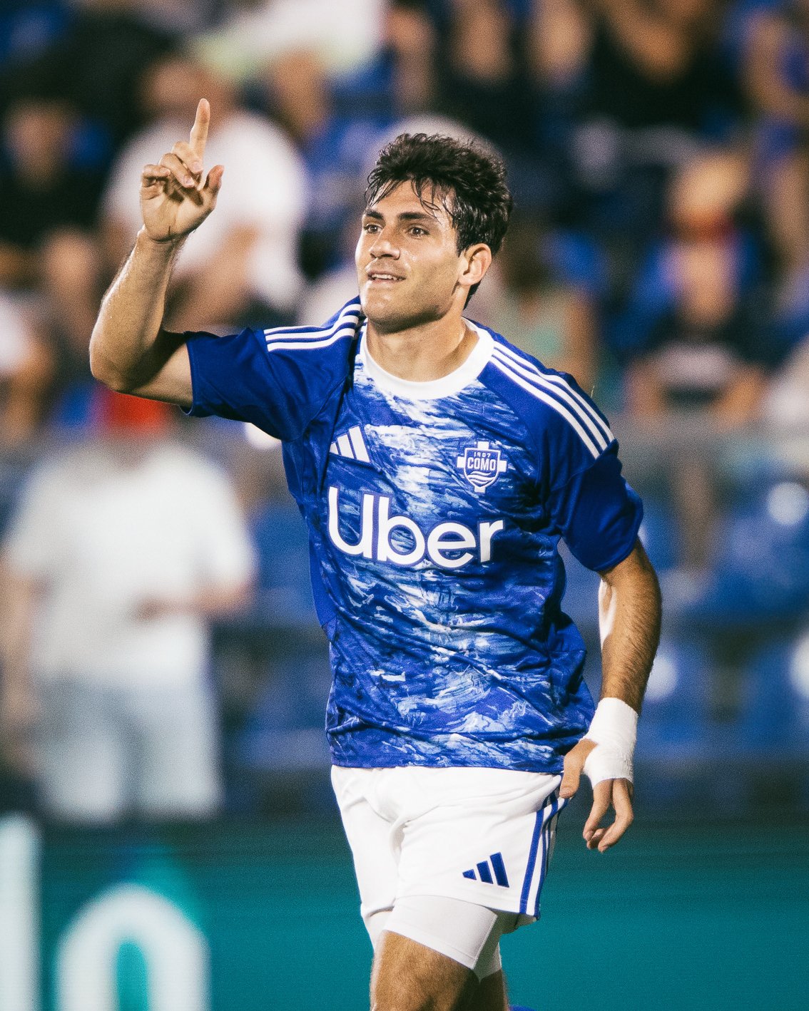 Ufficiale: Azon lascia il Como e passa all’Ipswich Town article-post