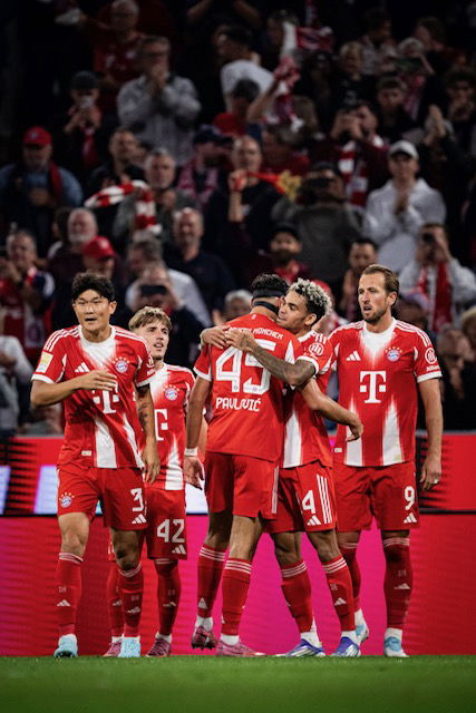 Bayern Monaco scatenato: Lipsia travolto 6-0. Tripletta di Kane, doppietta di Olise e primo gol di Luis Diaz article-post