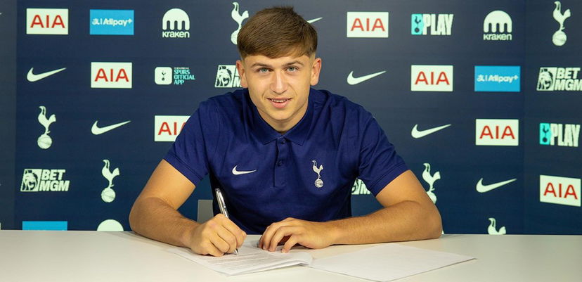 Ufficiale: Moore rinnova con il Tottenham e va in prestito al Rangers preview