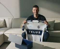 Vancouver, bagno di folla per l’arrivo di Muller preview