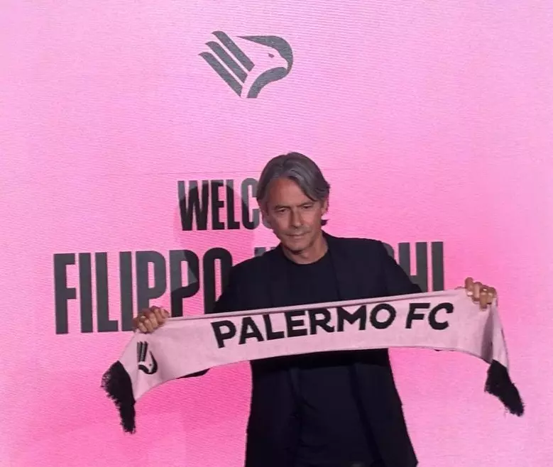 Il Palermo batte il Bari e si prende la vetta solitaria in Serie B: è 2-0 (Le Douaron, Gomes) preview