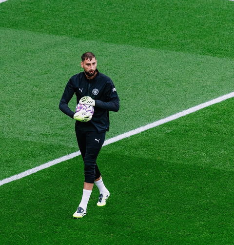 Donnarumma: “Guardiola lo rispetto, abbiamo un rapporto straordinario. E’ un sogno essere allenato da lui” preview