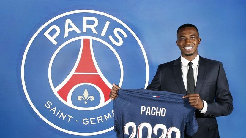Pacho, rinnovo in arrivo con il PSG preview